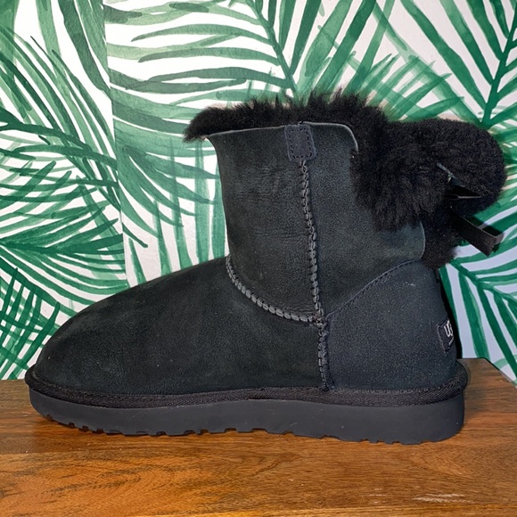 UGG 1005062 Black Bailey Bow Sheepskin Boots Women’s 10 - Picture 6 of 10